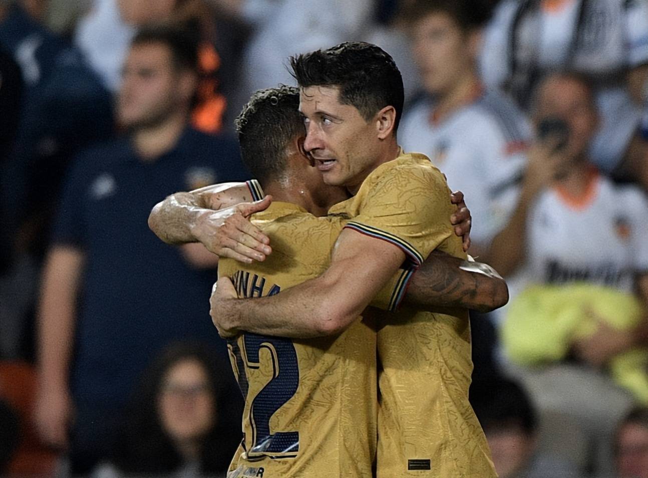 提供丰富的棋牌对战-广厦男篮官宣续约胡金秋大秋